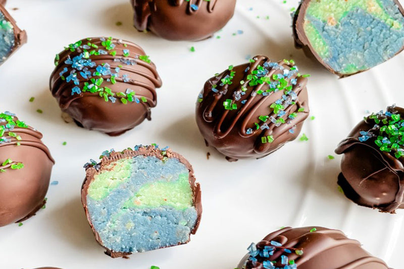 Earth Day Cakes bites made with PurColour all-natural colorants and Crystal Sugars.